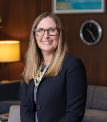 Portrait of Dr. Lisa Sutherland