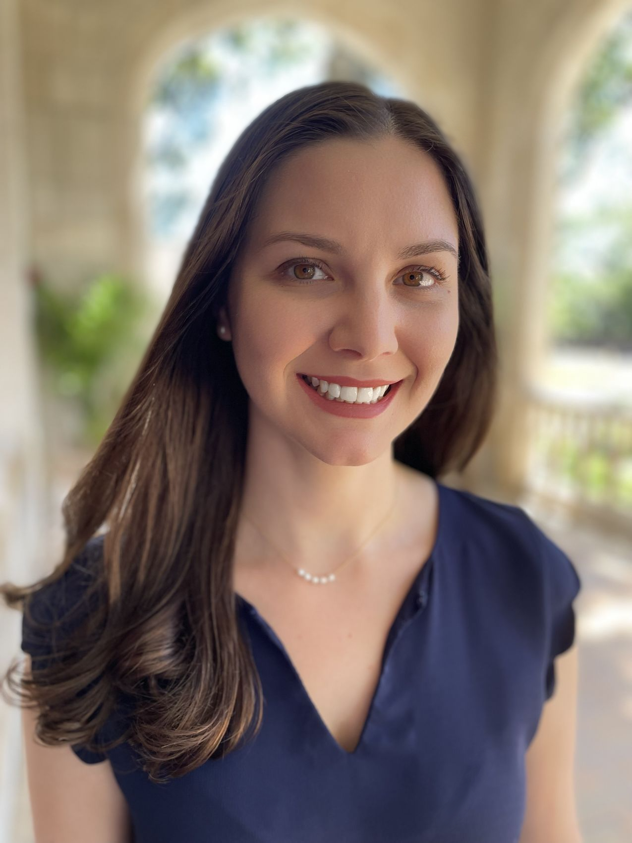 Professional portrait of DNP student Kayla Cavicchio