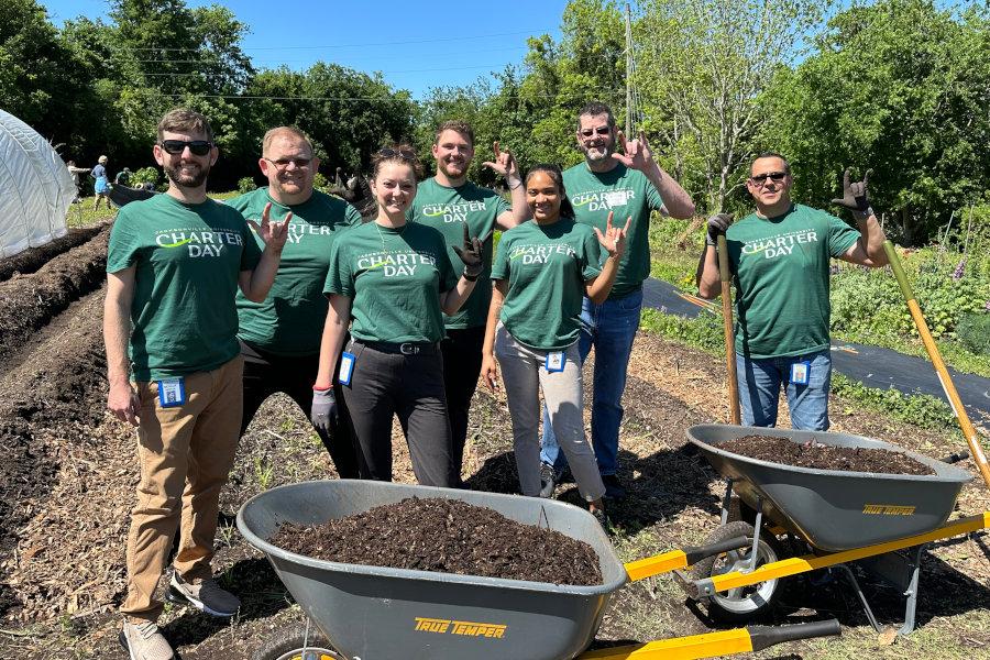 Charter Day Volunteers working on Jacksonville University Campus