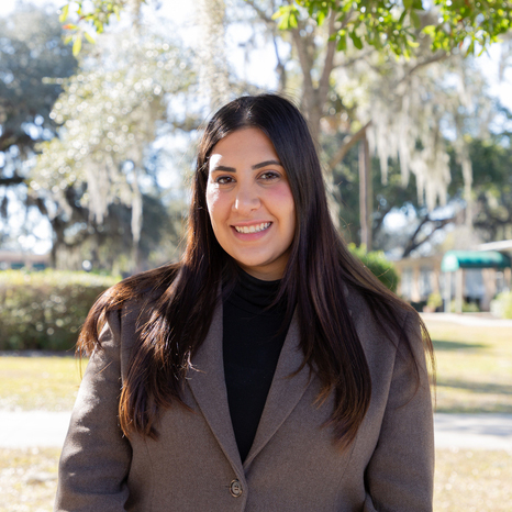 Leana Farah Headshot