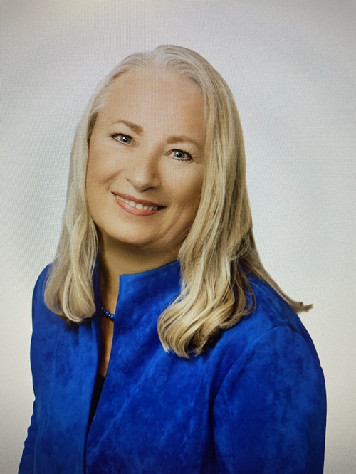 Connie Duke headshot