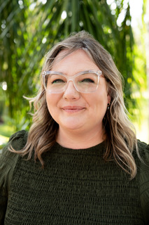 Elizabeth Gould Headshot